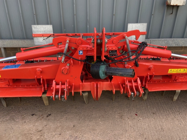 Kuhn HR 5004 power harrow