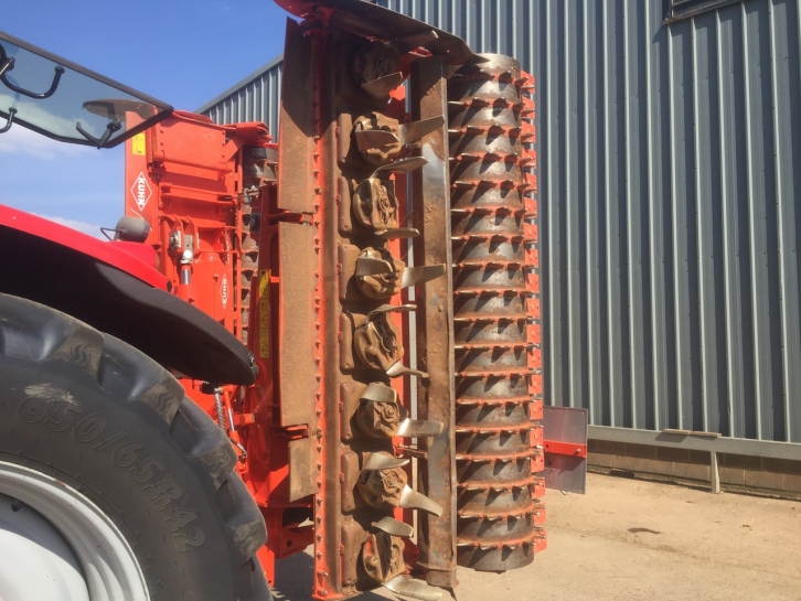 Kuhn HR 5004 power harrow