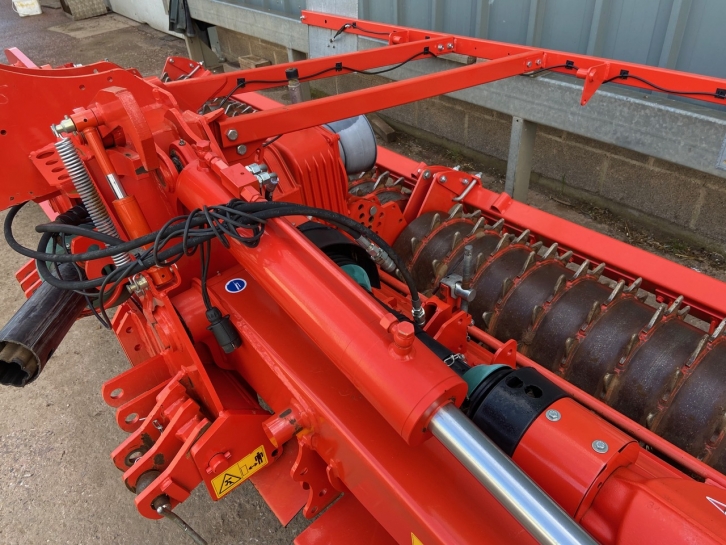 Kuhn HR 5004 power harrow