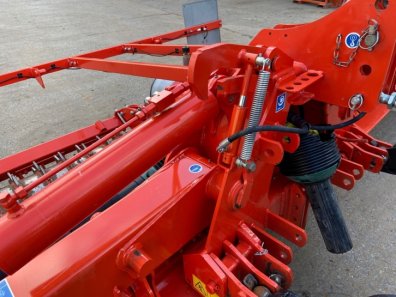 Kuhn HR 5004 power harrow
