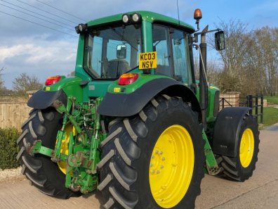 John Deere 6820