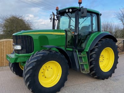 John Deere 6820