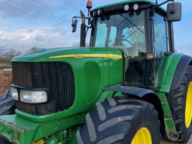 John Deere 6820