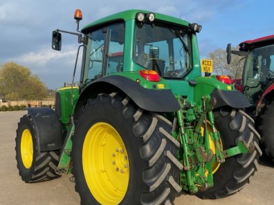 John Deere 6820