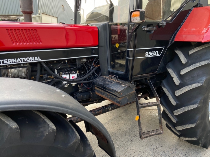 Case 956XL