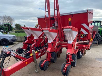 Kverneland Optima HD 8 row Maize drill