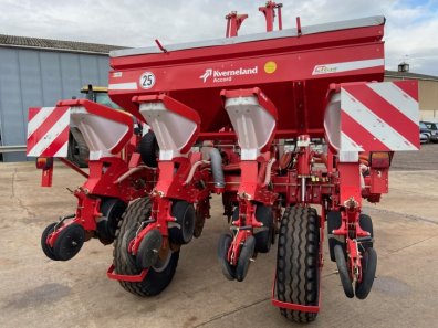 Kverneland Optima HD 8 row Maize drill