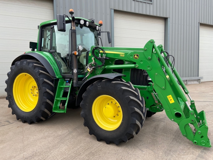 John Deere 7530