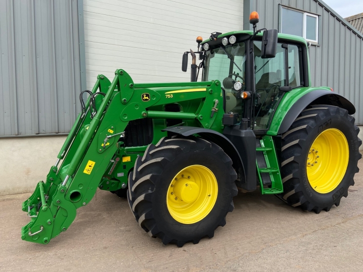 John Deere 7530