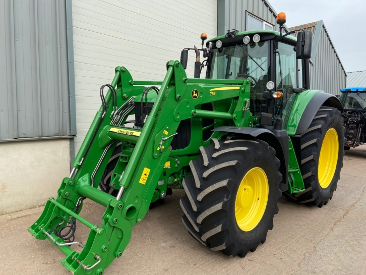 John Deere 7530