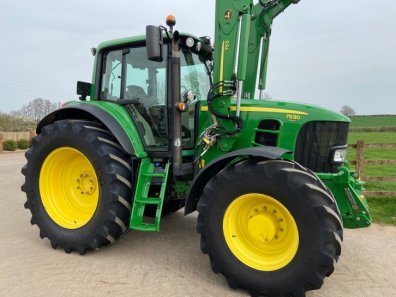 John Deere 7530