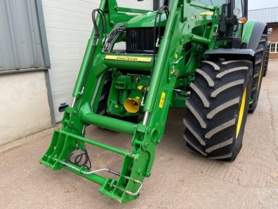 John Deere 7530