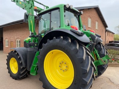 John Deere 7530