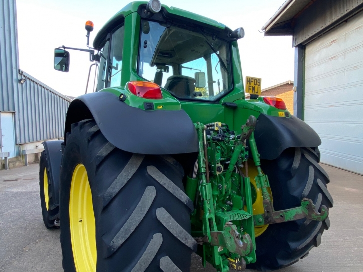 John Deere 6830