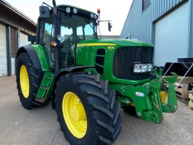 John Deere 6830