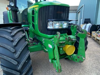 John Deere 6830