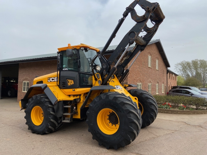 JCB 435S