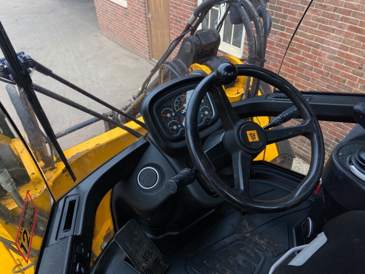 JCB 435S