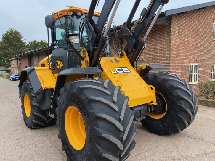 JCB 435S