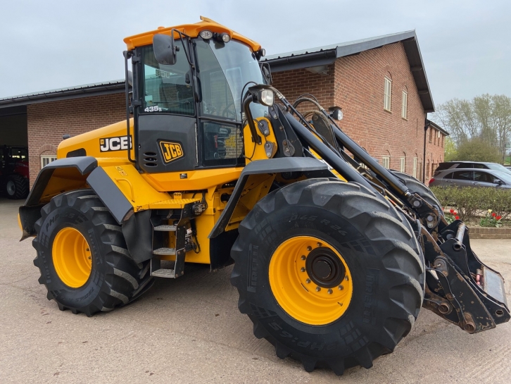 JCB 435S