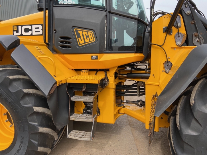 JCB 435S