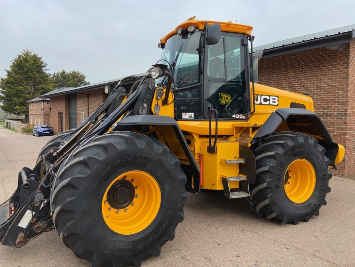 JCB 435S