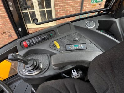 JCB 435S