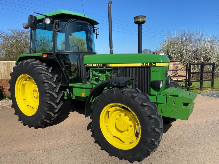 John Deere 3050