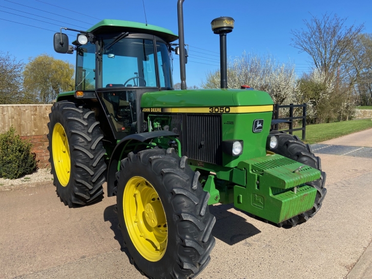 John Deere 3050