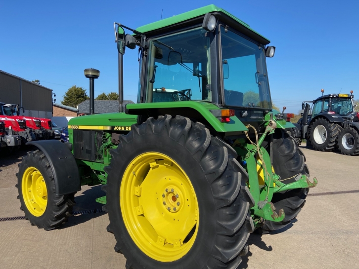 John Deere 3050