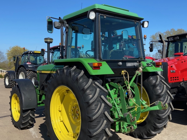 John Deere 3050