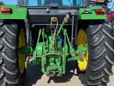 John Deere 3050