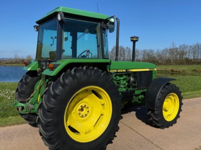 John Deere 3050