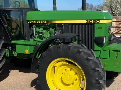 John Deere 3050