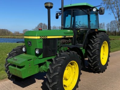 John Deere 3050