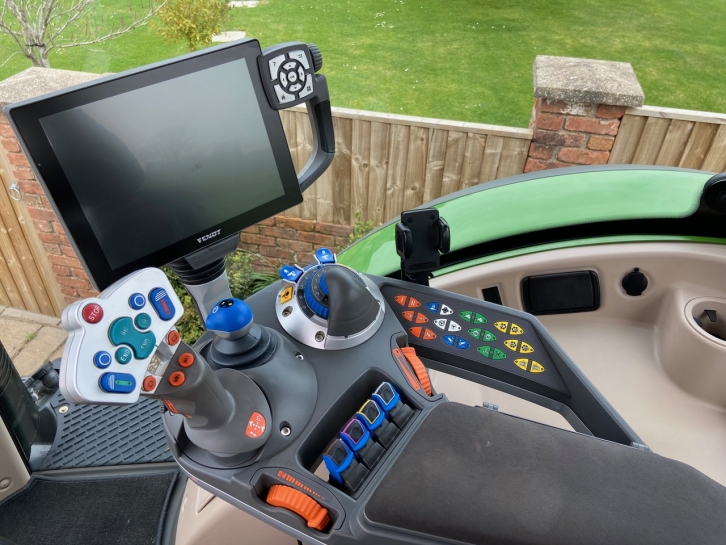Fendt 724 Profi-Plus