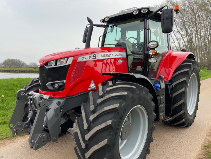 Massey Ferguson 7719S Exclusive