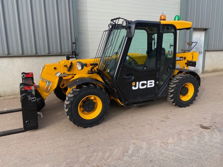 JCB 525-60 Hi-Vis telescopic