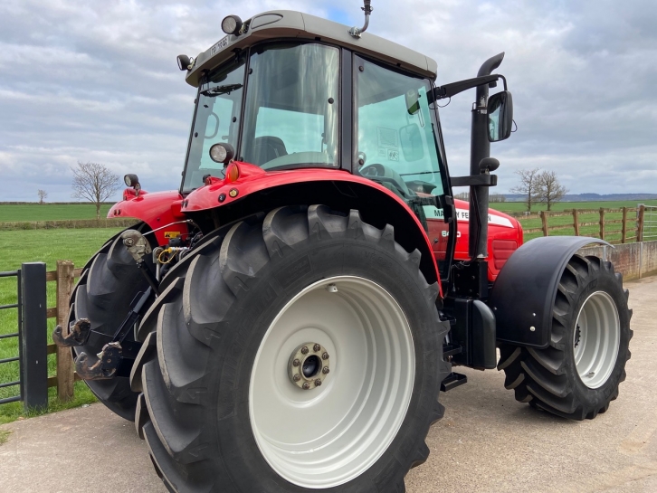 Massey Ferguson 6470