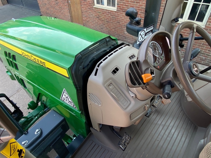John Deere 6155R