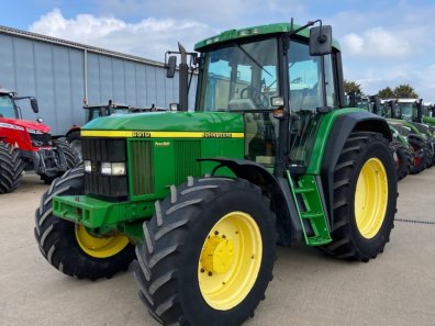 John Deere 6910