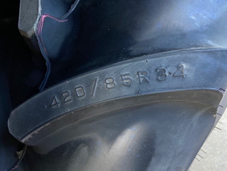 Massey Ferguson 5711S Efficient