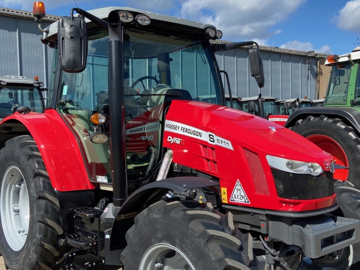 Massey Ferguson 5711S Efficient
