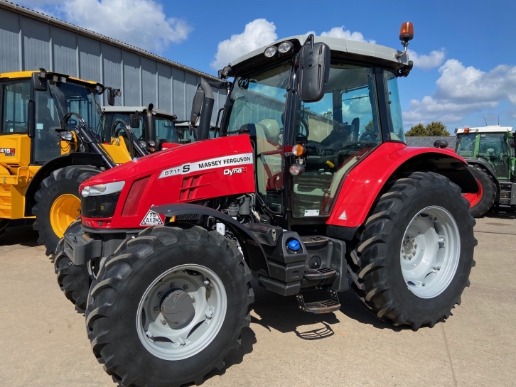 Massey Ferguson 5711S Efficient
