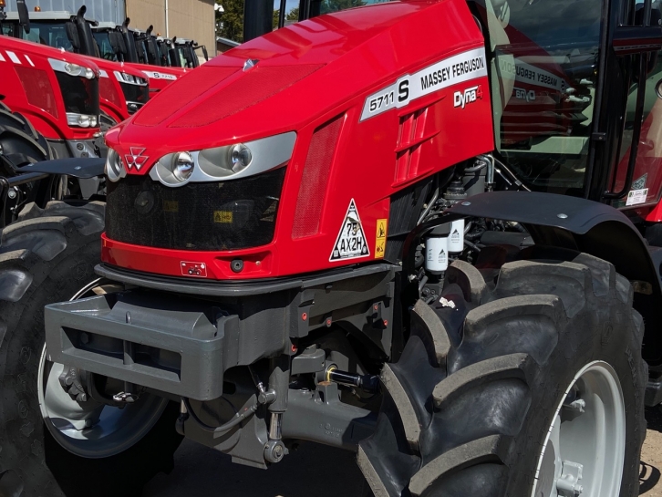 Massey Ferguson 5711S Efficient