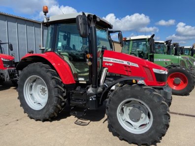Massey Ferguson 5711S Efficient