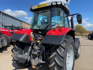 Massey Ferguson 5711S Efficient