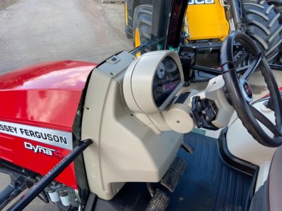 Massey Ferguson 5711S Efficient