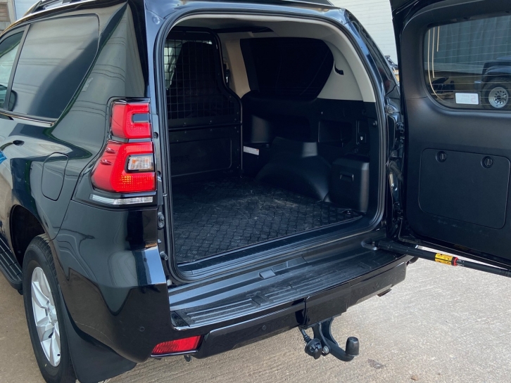 Toyota Landcruiser Commercial Active 2.8 diesel