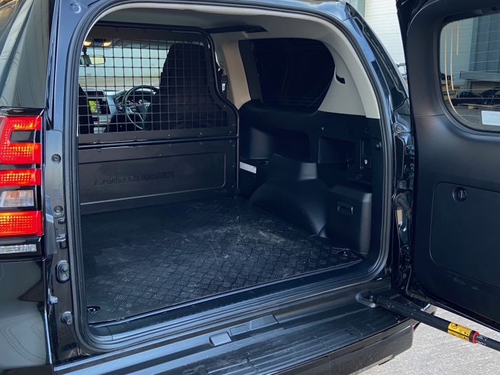Toyota Landcruiser Commercial Active 2.8 diesel